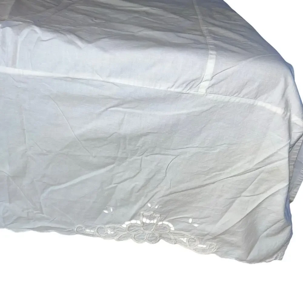 Vintage JCPenney white embroidered cut out table cloth